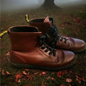 Women’s Size 7 Blood red 🩸 Dr. Martens AirWair boots. Leather